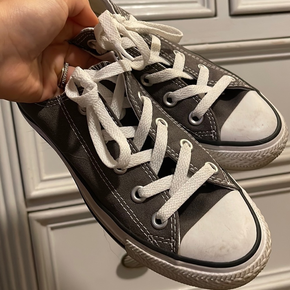 Converse shoes size 6